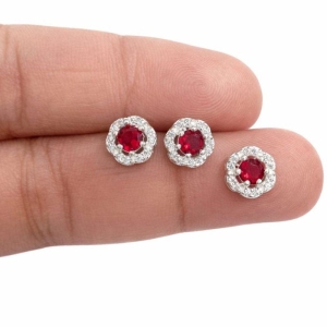 CONJUNTO FLOR PEDRA 4MM C/ ZIRC. RUBI