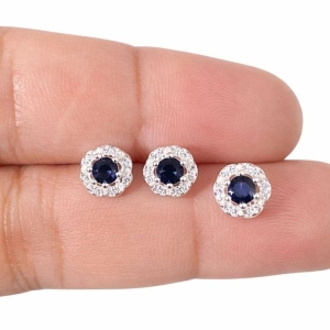 CONJUNTO FLOR PEDRA 4MM C/ ZIRC. SAFIRA