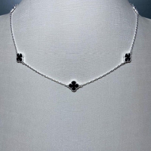 GARGANTILHA VAN CLEEF PEDRA ONIX 9X9MM