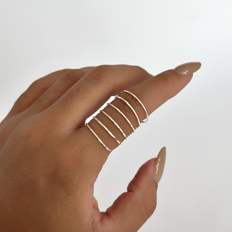 ANEL MINIMLISTA FACETADO