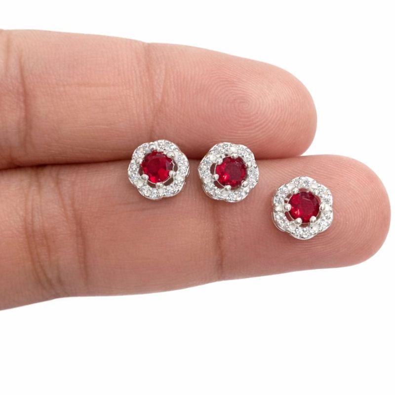 CONJUNTO FLOR PEDRA 4MM C/ ZIRC. RUBI