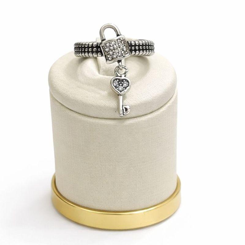 ANEL PINGENTE CADEADO COM CHAVE